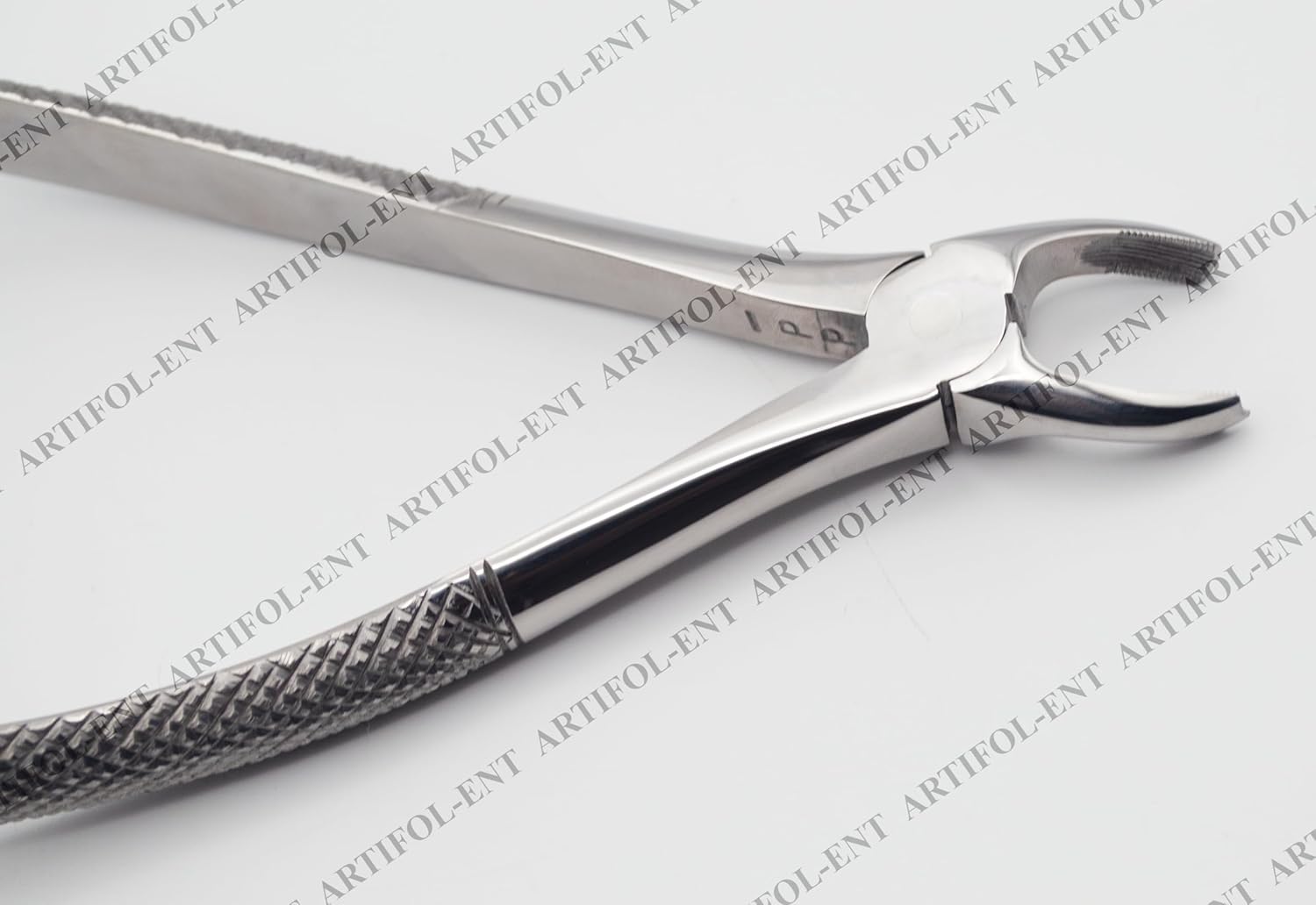 Professional Extraction Forceps Upper Molar Right 17E – Anatomical Deep-Grip Beaks | High-Performance Stainless Steel | Precision Anti-Slip Handle & Calibrated Pivot #FX17E